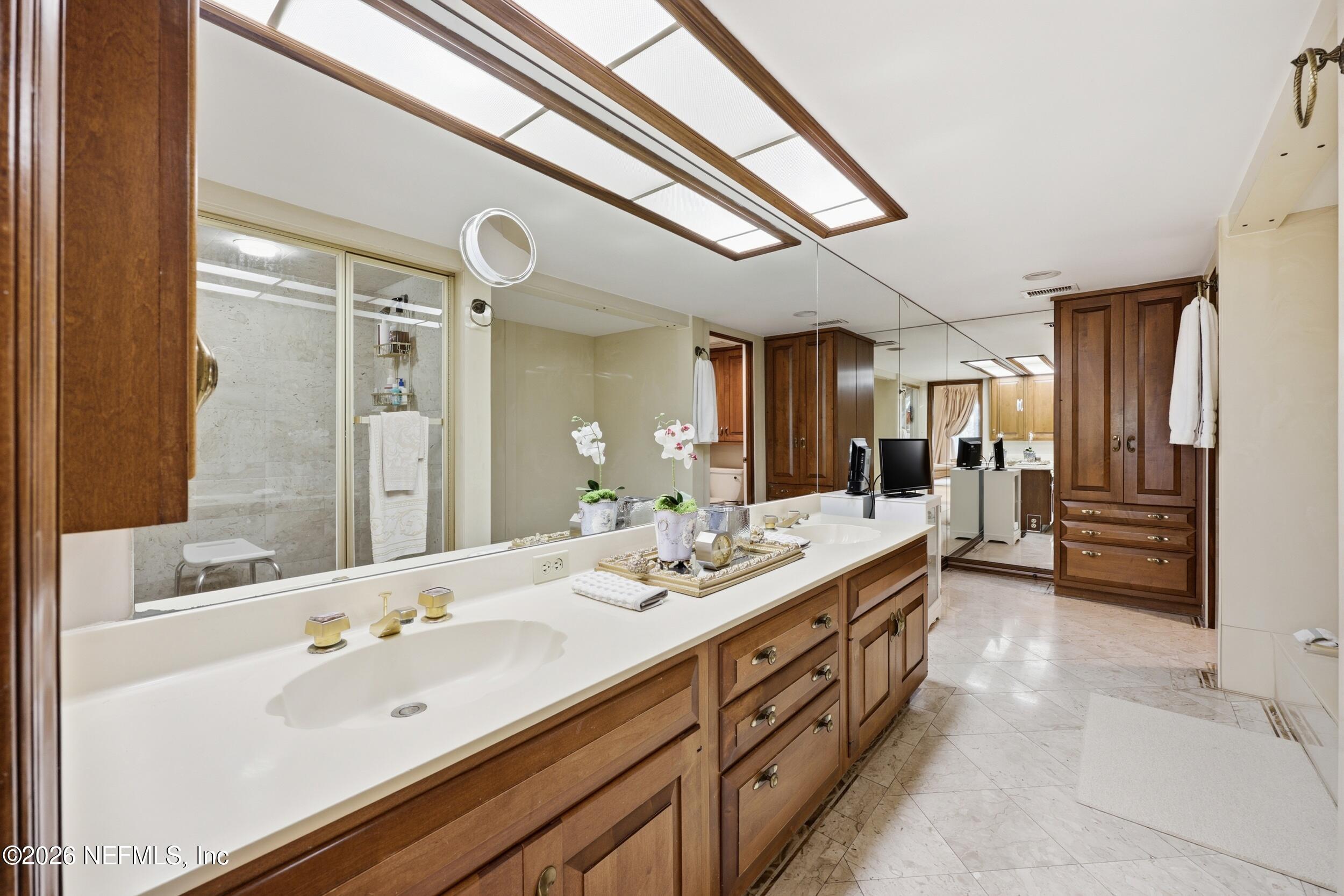 10799 Crosswicks Road Jacksonville, FL 32256 - Photo 18 of 51 Primary Bath