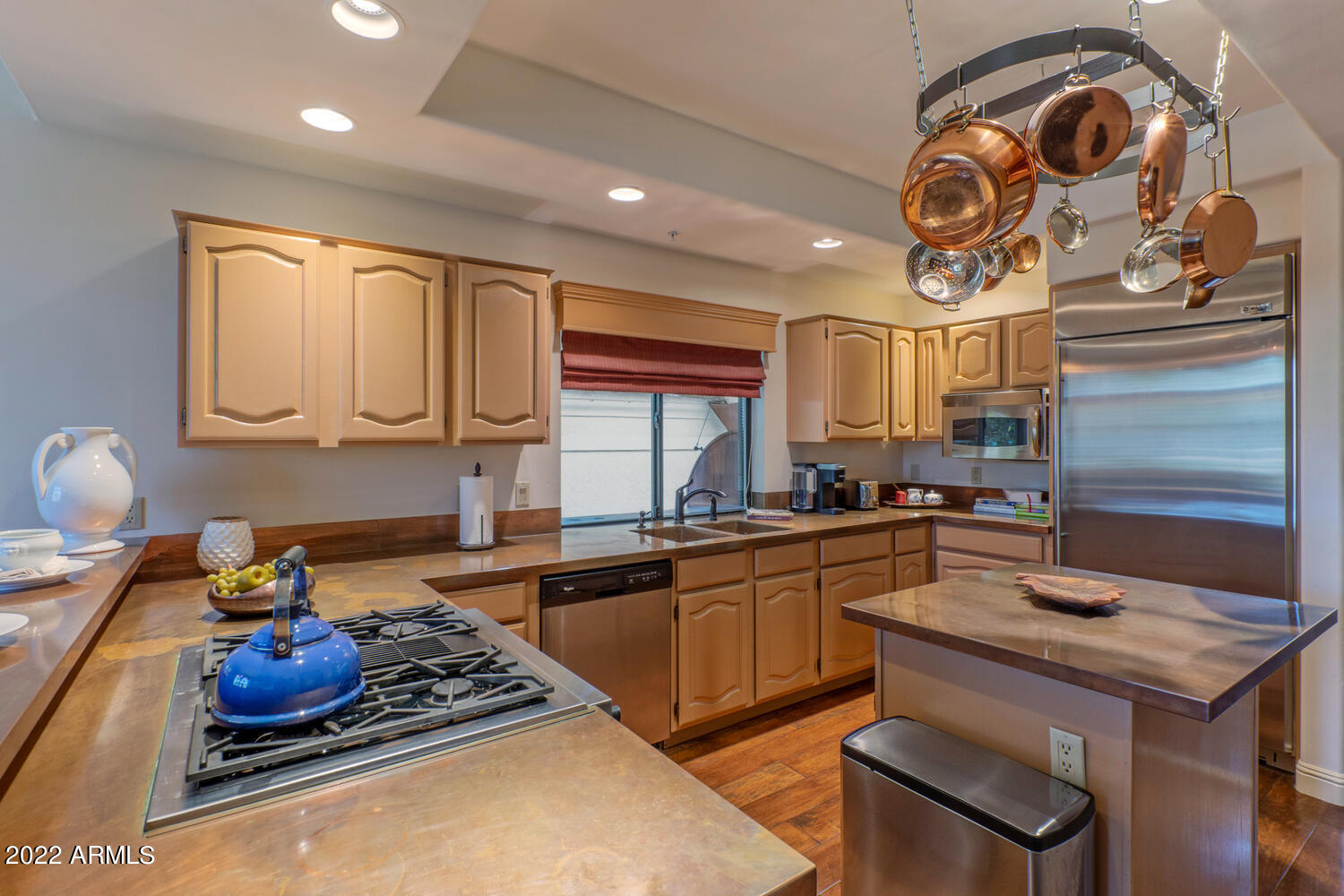 8100 East Camelback Road, Unit 39 Scottsdale, AZ 85251 - Photo 12 of 40 kitchen with gas range