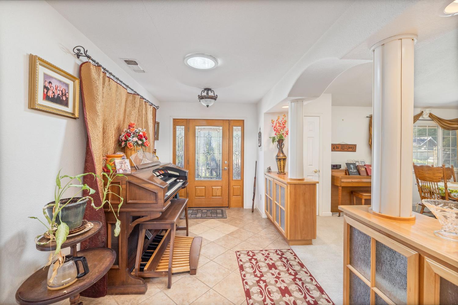 45544 Pine River Road Ahwahnee, CA 93601 - Photo 32 of 75 a very nice looking room with a large window