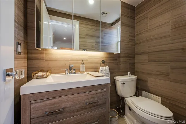 $1,300,000 | 1846 Williamsbridge Road | Morris Park