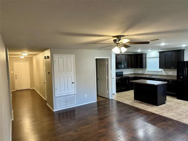 $2,100 | 1804 Gayla Creek Drive, Little Elm, TX 75068