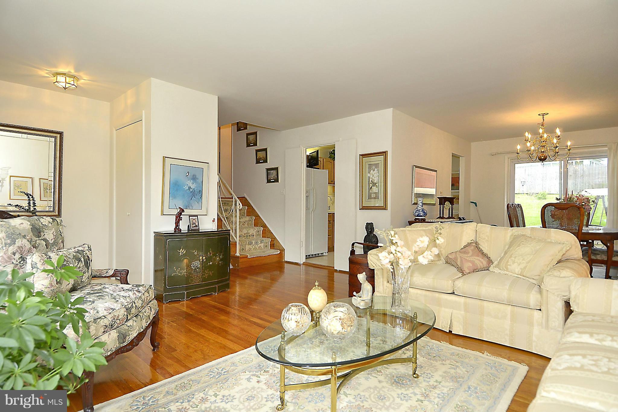 1004 Chiswell Lane Silver Spring, MD 20901 - Photo 5 of 29 Living Room