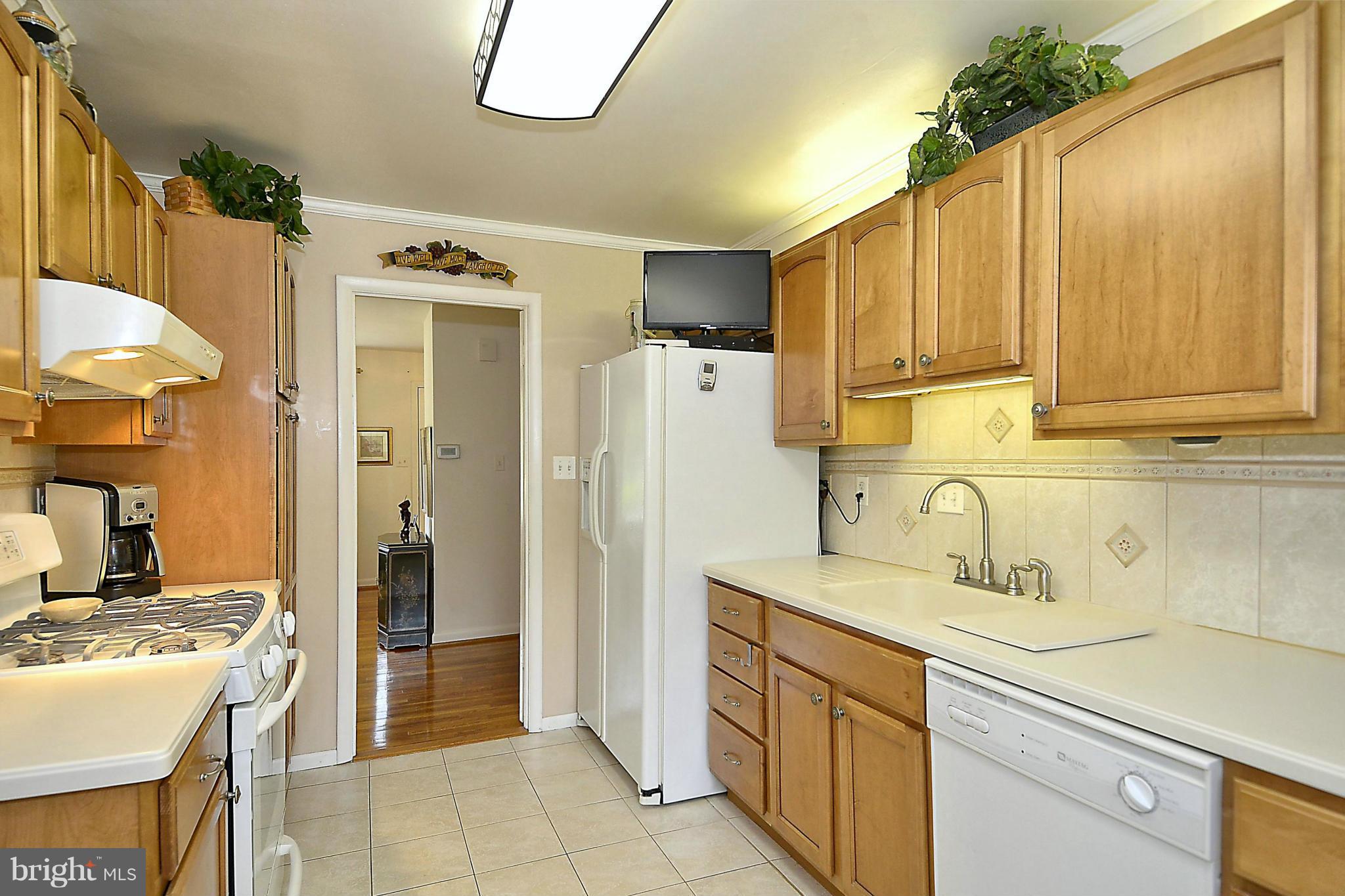 1004 Chiswell Lane Silver Spring, MD 20901 - Photo 10 of 29 Kitchen