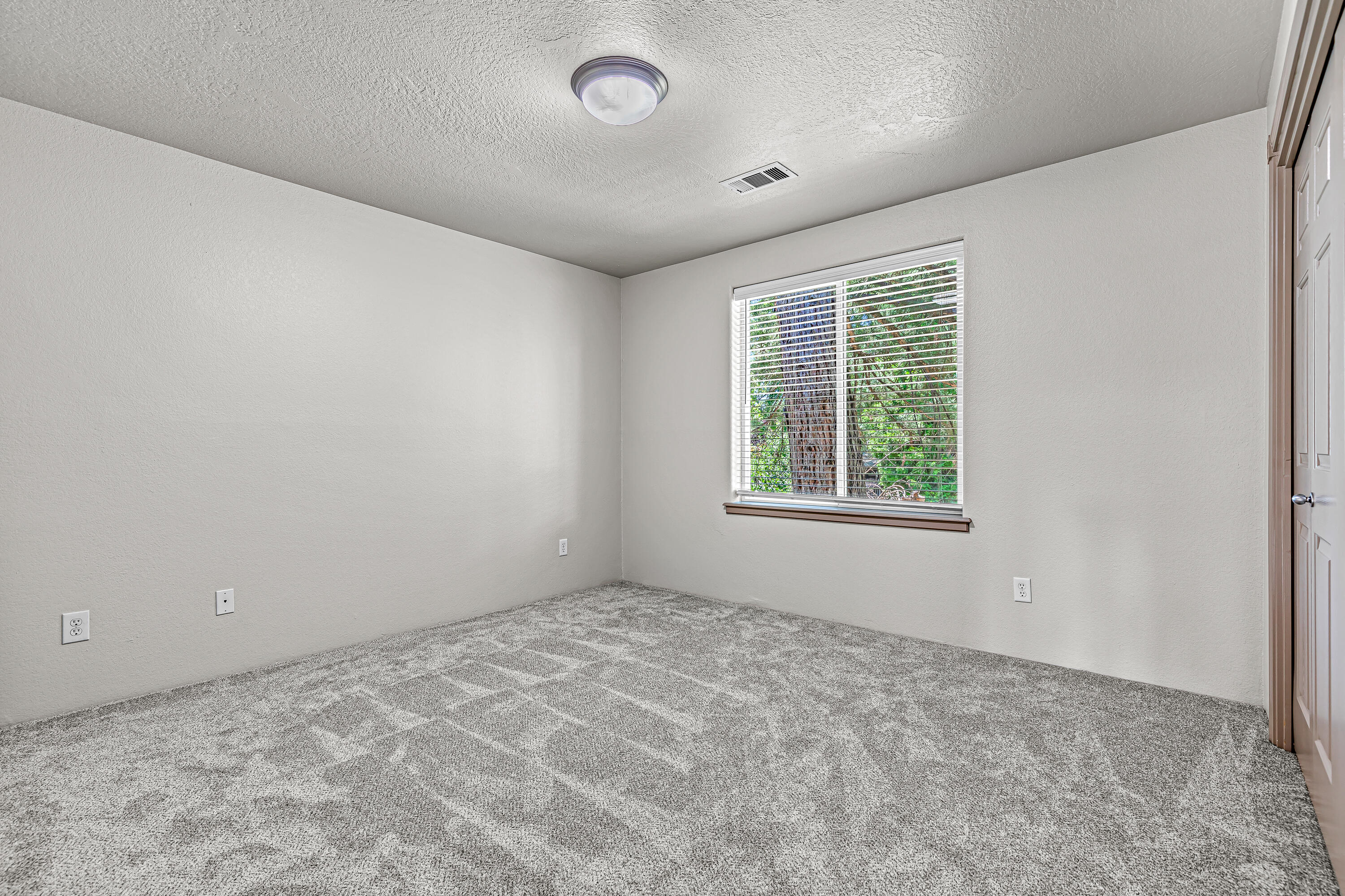 655 Shadow Way Central Point, OR 97502 - Photo 20 of 32 20
