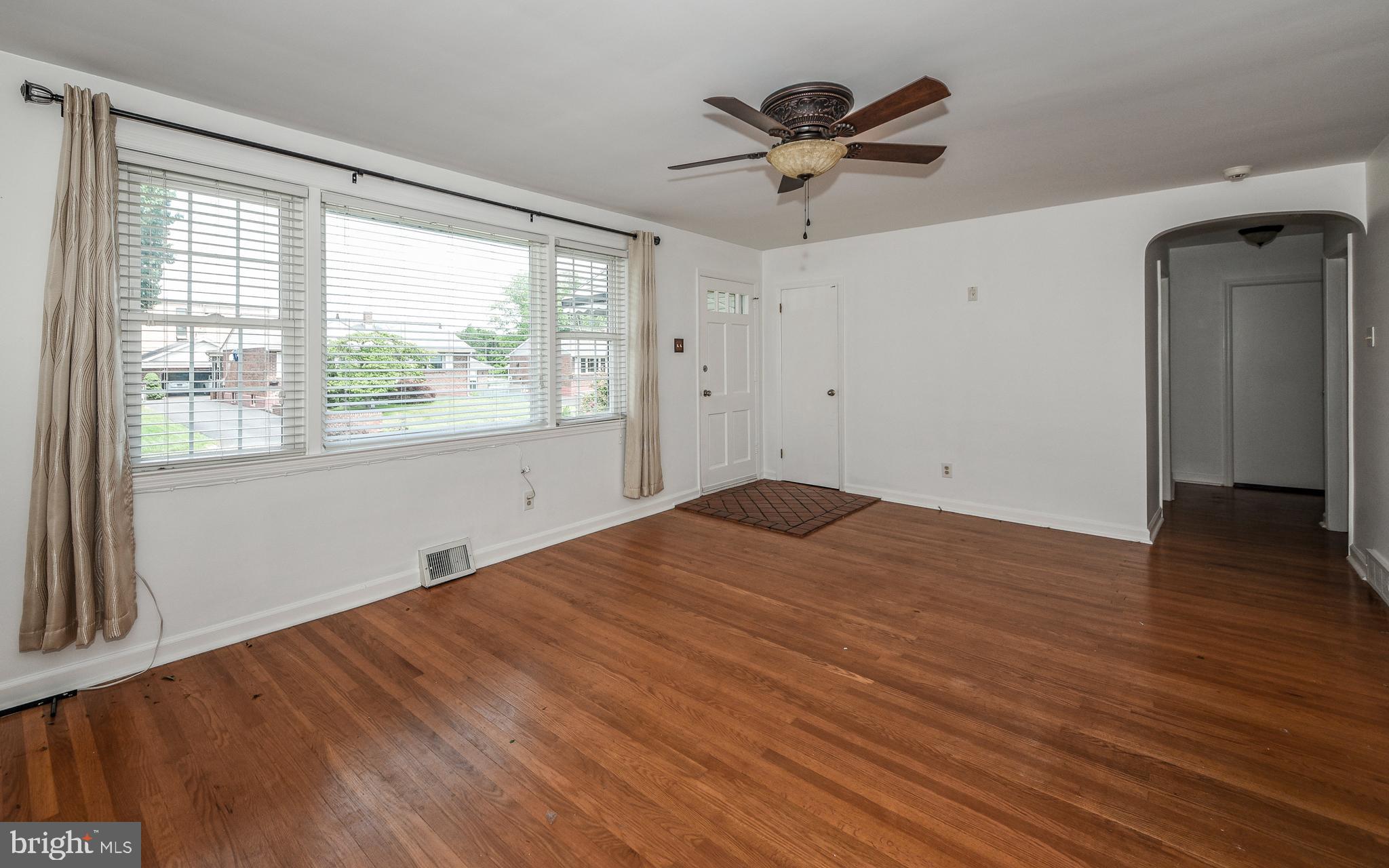 404 Pinecrest Road Norristown, PA 19403 - Photo 8 of 35 Gallery Image 8