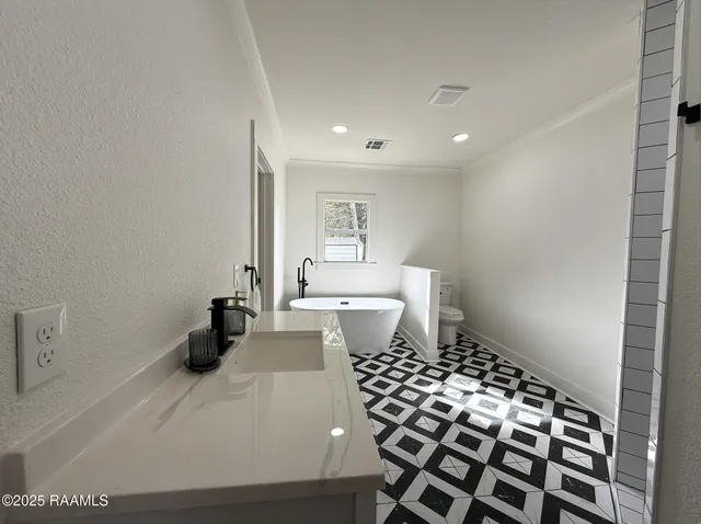 $1,500 | 1014 Napoleon Avenue, Sunset, LA 70584