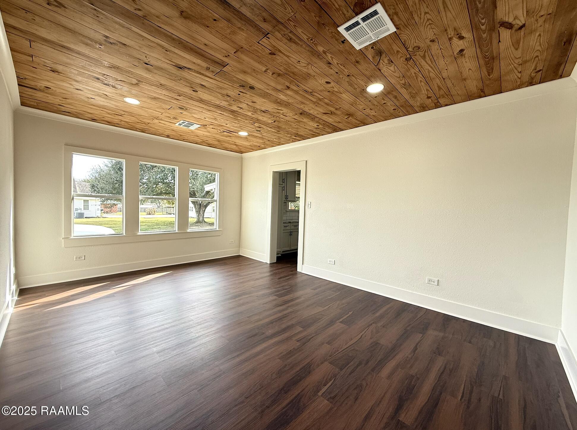 1014 Napoleon Avenue Sunset, LA 70584 - Photo 6 of 14 Living Room