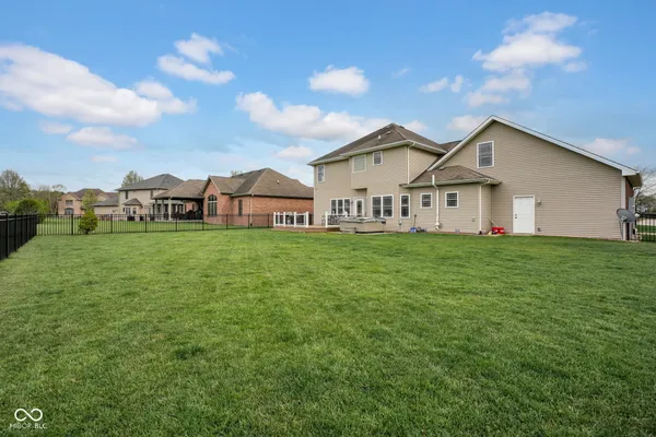 $545,000 | 3806 Sycamore Bend Way South, Columbus, IN 47203