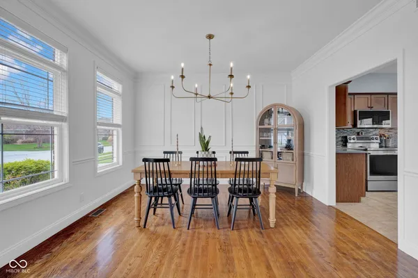 $545,000 | 3806 Sycamore Bend Way South, Columbus, IN 47203