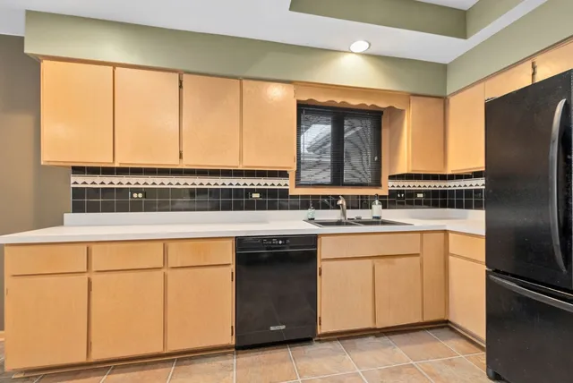 $335,000 | 7642 West 158th Court, Orland Park, IL 60462