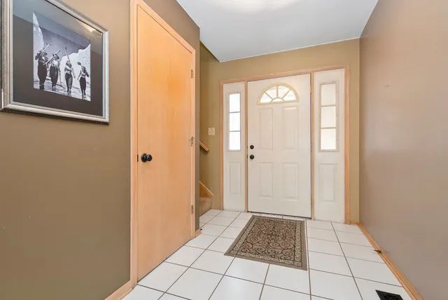 $335,000 | 7642 West 158th Court, Orland Park, IL 60462