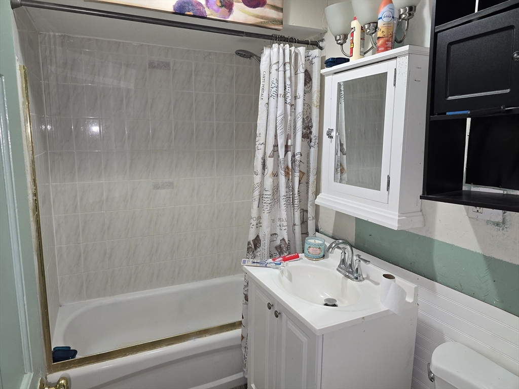 65 Ridgewood Street Boston, MA 02122 - Photo 3 of 12