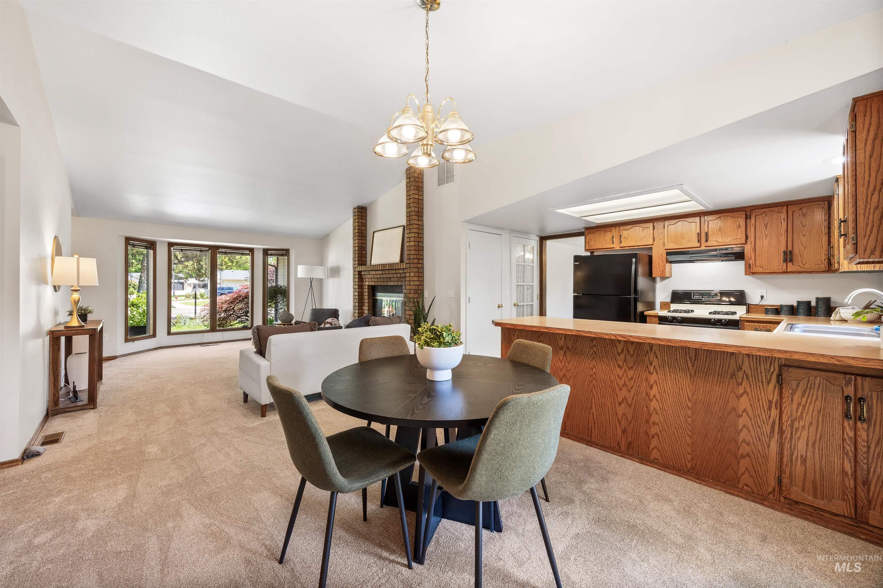 2141 North Currant Place Boise, ID 83704 - Photo 7 of 27