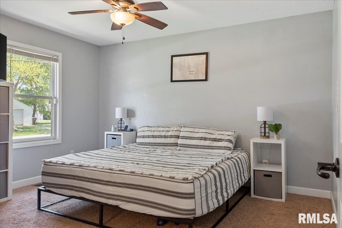 815 9th Street Pawnee, IL 62558 - Photo 12 of 17