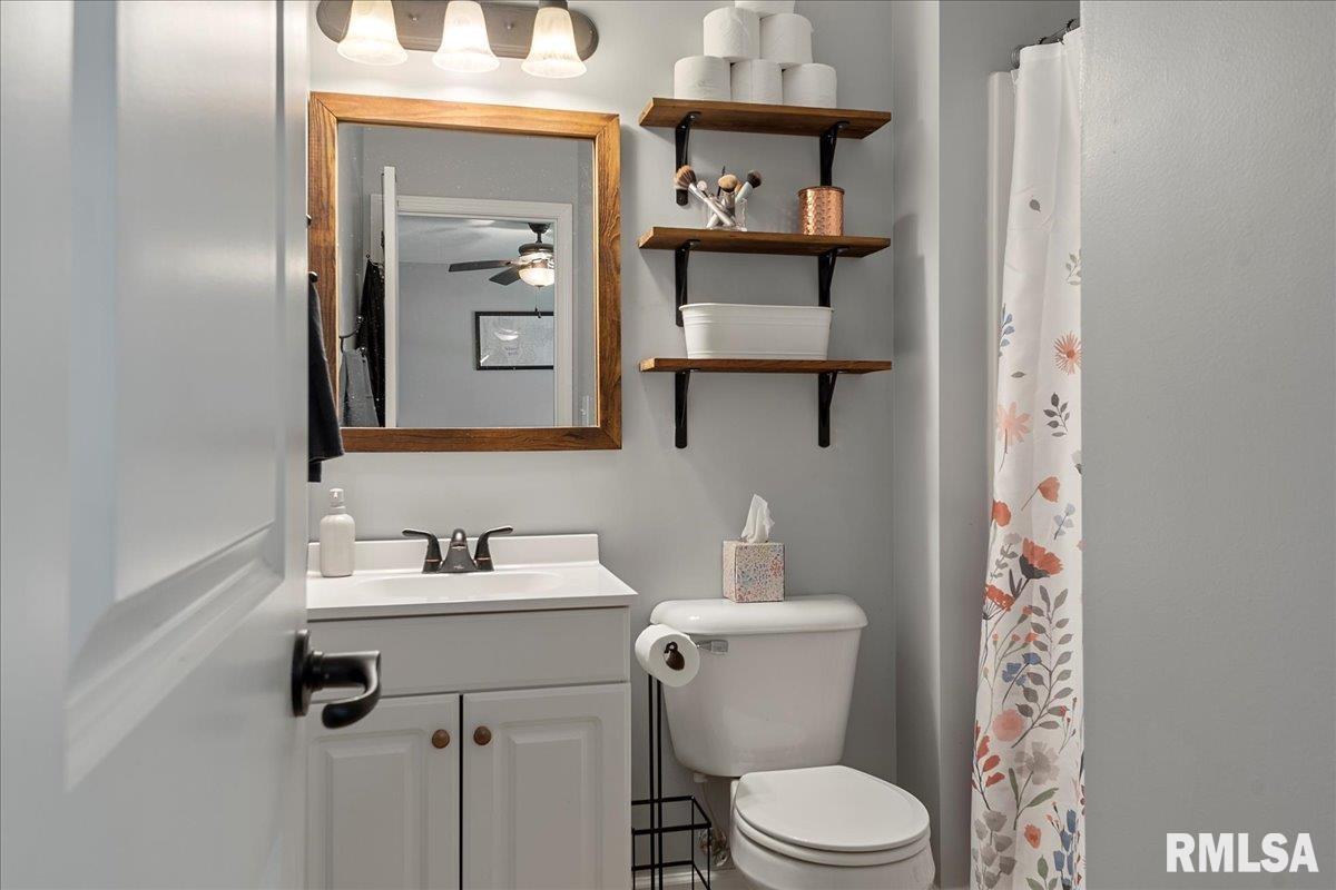 815 9th Street Pawnee, IL 62558 - Photo 14 of 17