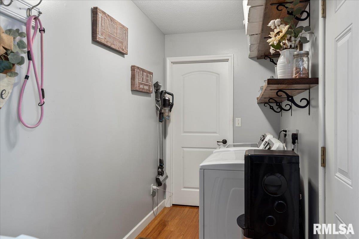 815 9th Street Pawnee, IL 62558 - Photo 9 of 17