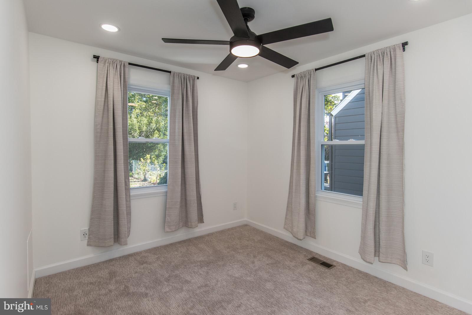 17 Rhode Island Avenue Cherry Hill, NJ 08002 - Photo 28 of 86