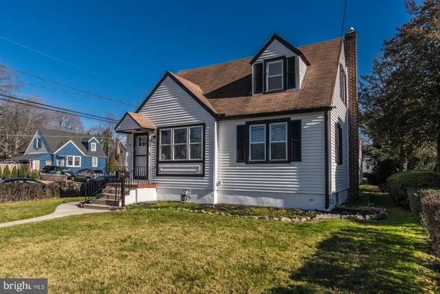 $2,950 | 17 Rhode Island Avenue, Cherry Hill, NJ 08002