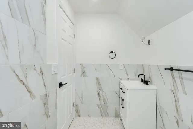 $2,950 | 17 Rhode Island Avenue, Cherry Hill, NJ 08002