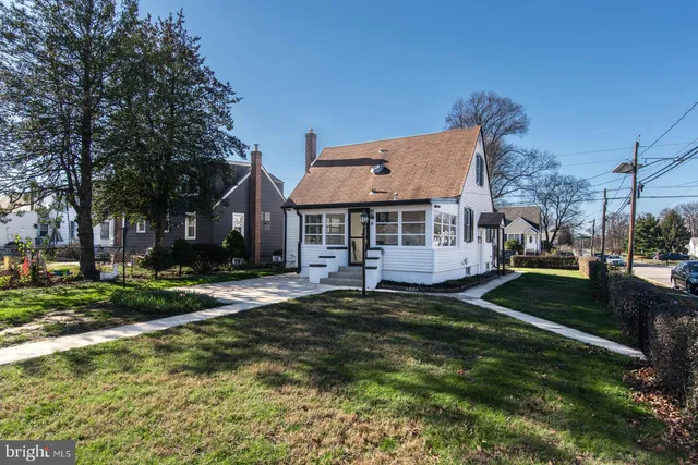 $2,950 | 17 Rhode Island Avenue, Cherry Hill, NJ 08002