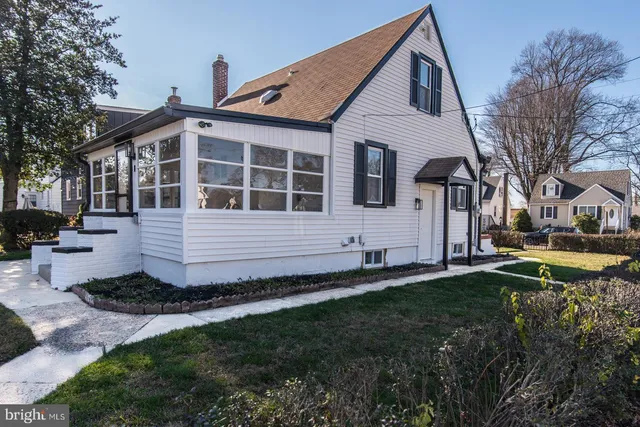 $2,950 | 17 Rhode Island Avenue, Cherry Hill, NJ 08002