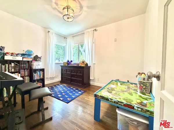 $1,450,000 | 10683 Valleyheart Drive, Studio City, CA 91604