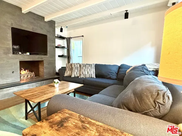 $1,450,000 | 10683 Valleyheart Drive, Studio City, CA 91604