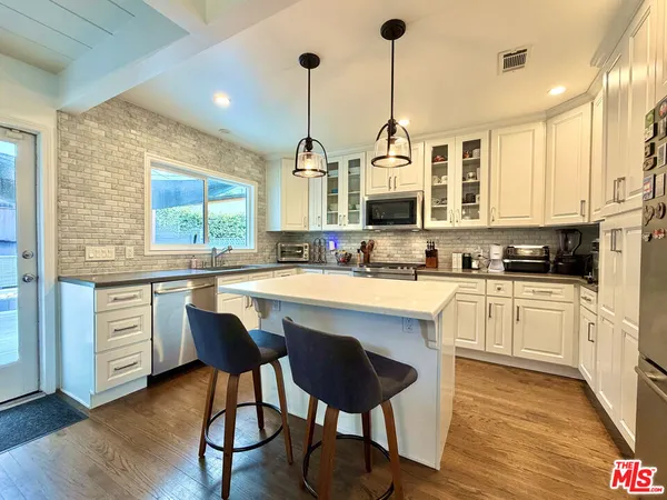 $1,450,000 | 10683 Valleyheart Drive, Studio City, CA 91604