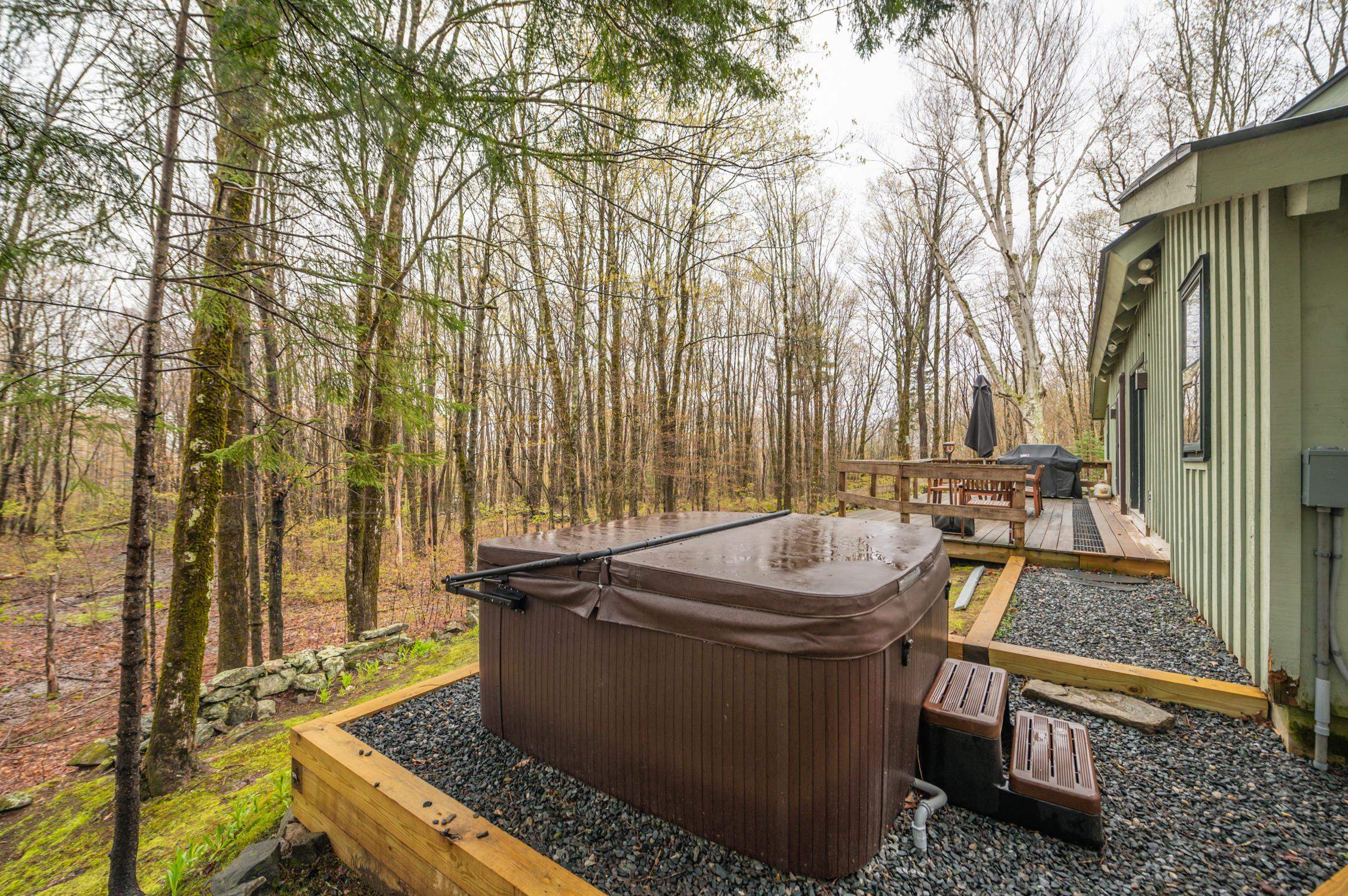 27 Meadow View Road Wilmington, VT 05363 - Photo 14 of 25