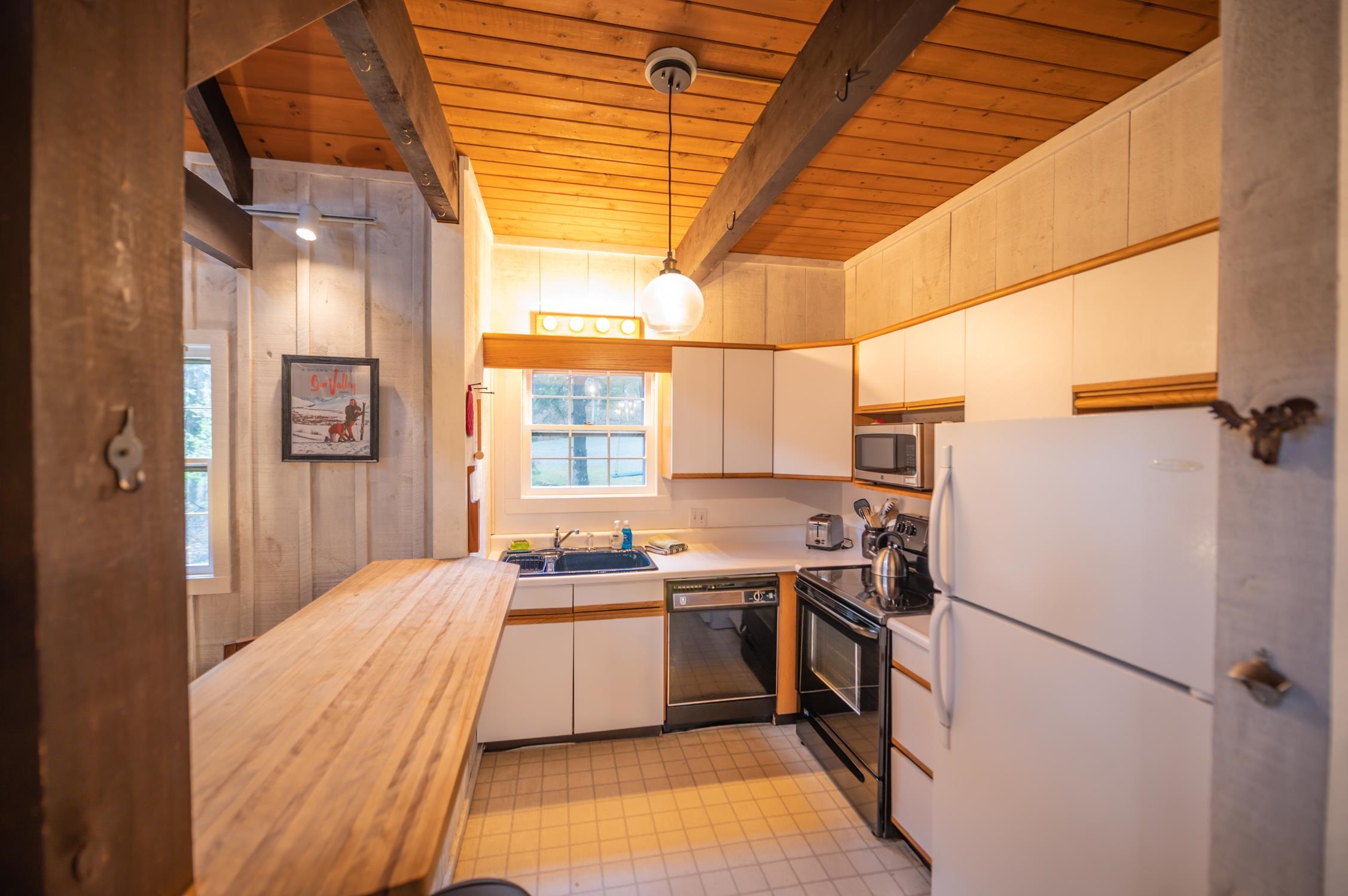 27 Meadow View Road Wilmington, VT 05363 - Photo 4 of 25