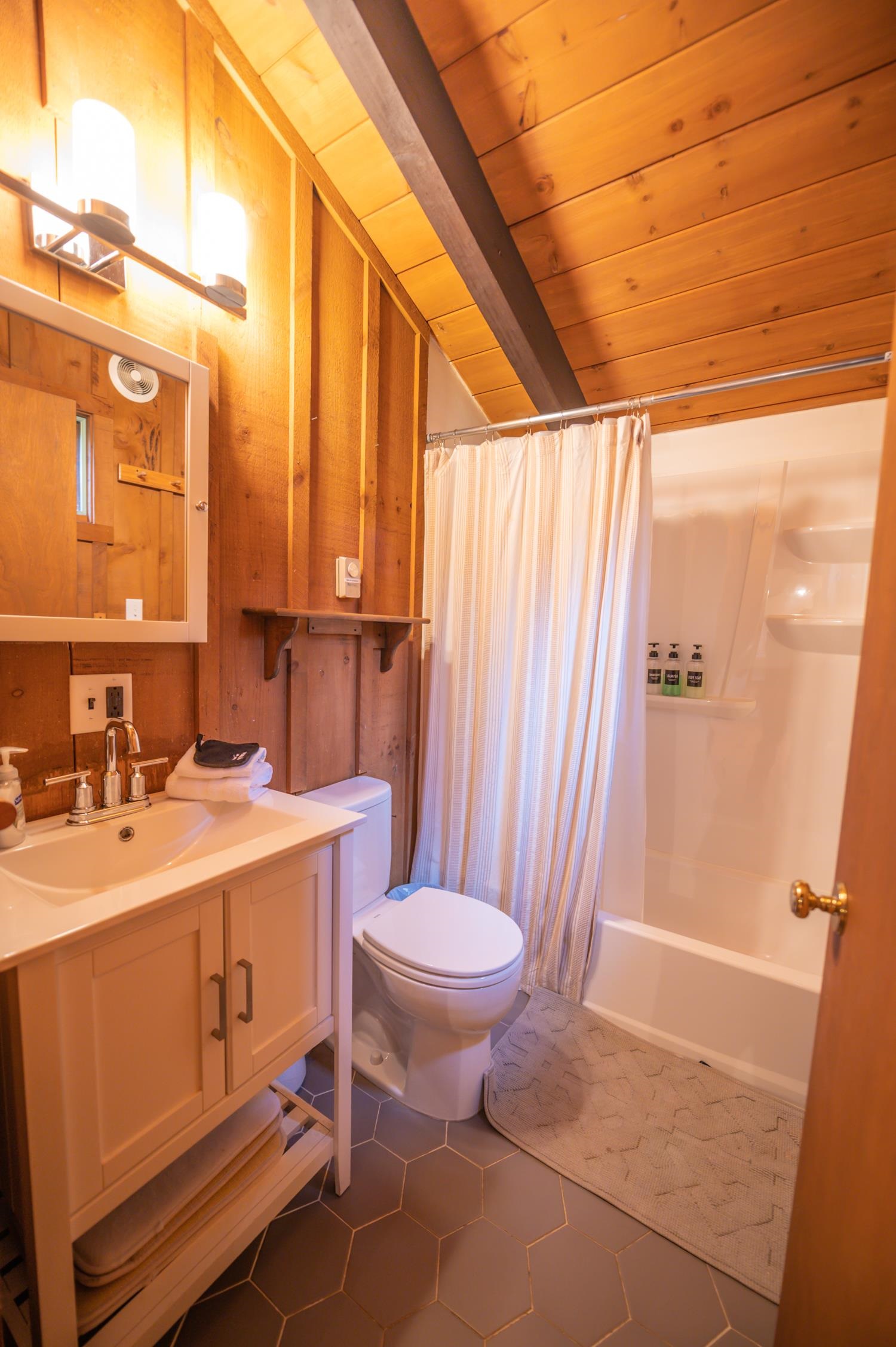 27 Meadow View Road Wilmington, VT 05363 - Photo 7 of 25