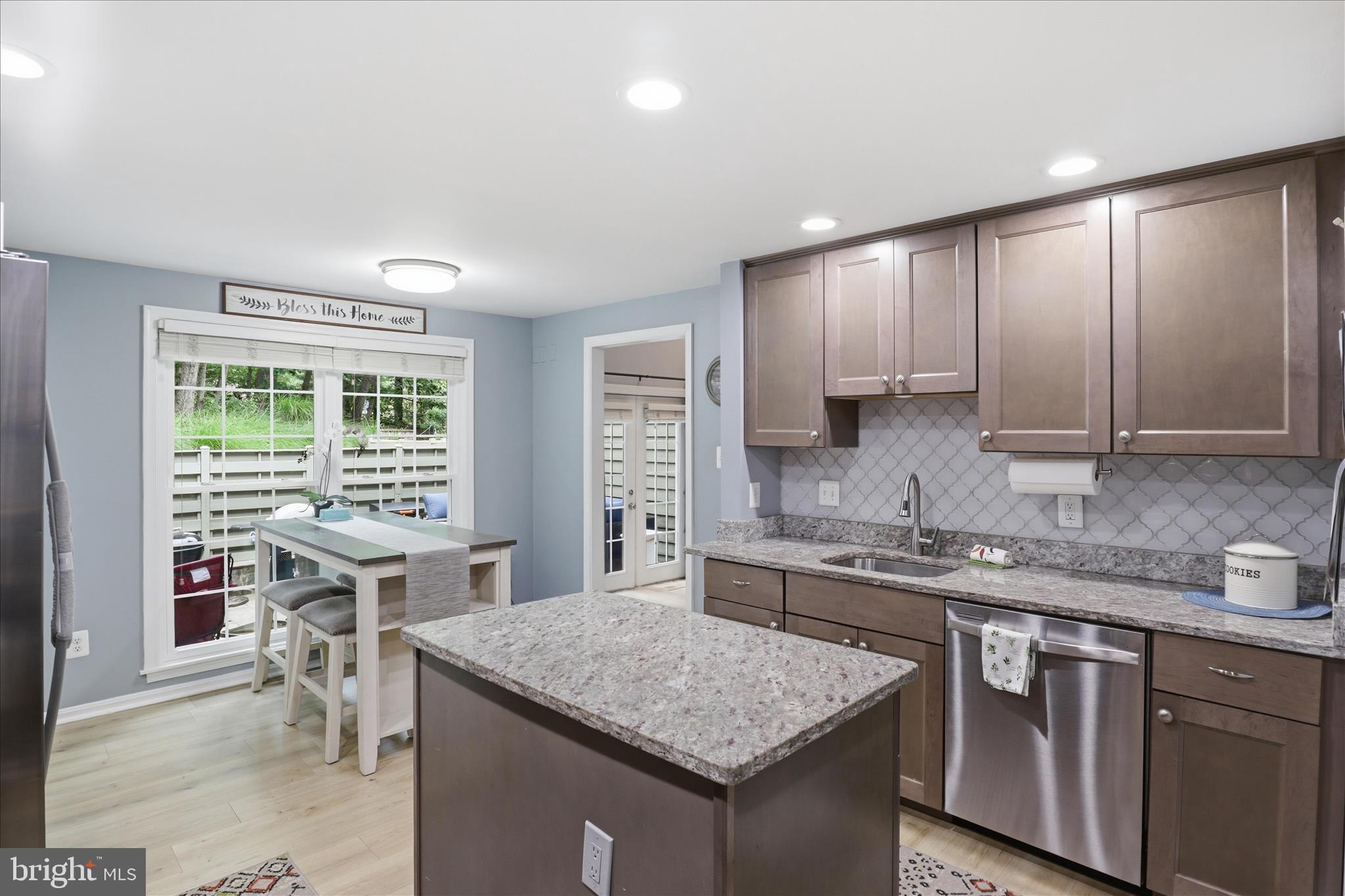 11757 Arbor Glen Way Reston, VA 20194 - Photo 16 of 60