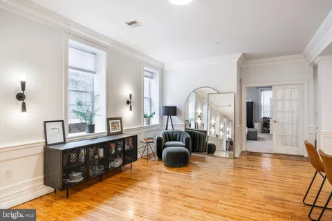 $575,000 | 237 North Bread Street, Unit 2, Philadelphia, PA 19106