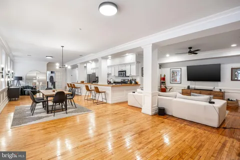 $575,000 | 237 North Bread Street, Unit 2, Philadelphia, PA 19106
