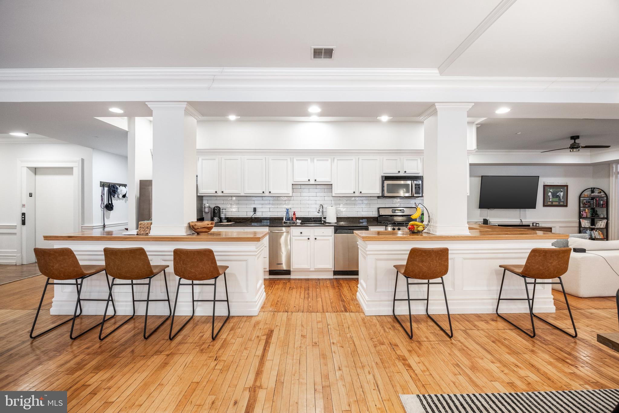 237 North Bread Street, Unit 2 Philadelphia, PA 19106 - Photo 2 of 32