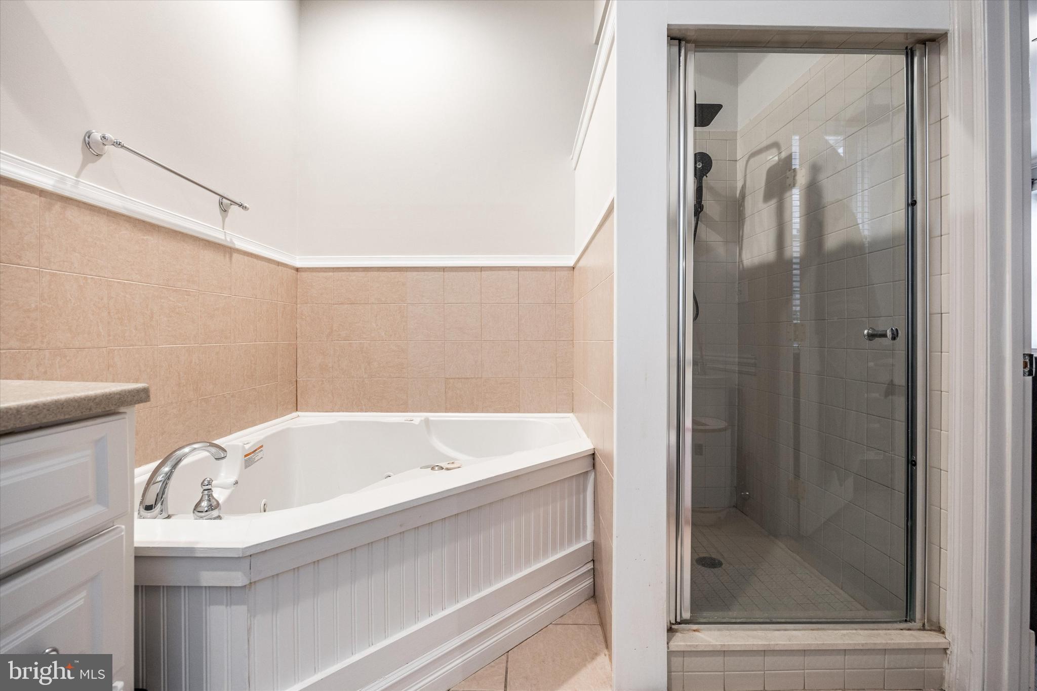 237 North Bread Street, Unit 2 Philadelphia, PA 19106 - Photo 21 of 32