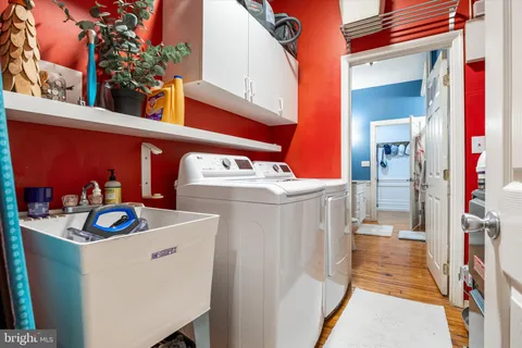 $575,000 | 237 North Bread Street, Unit 2, Philadelphia, PA 19106