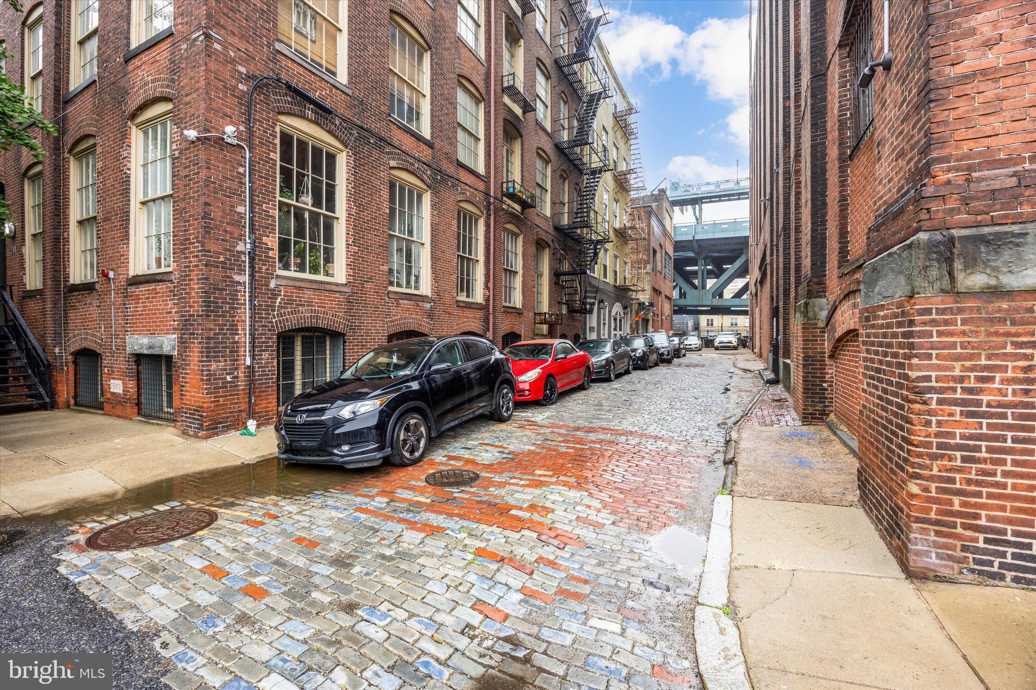 237 North Bread Street, Unit 2 Philadelphia, PA 19106 - Photo 30 of 32