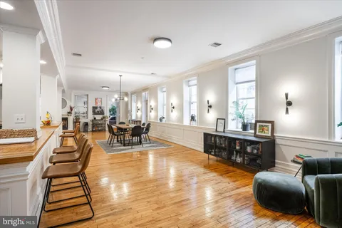 $575,000 | 237 North Bread Street, Unit 2, Philadelphia, PA 19106