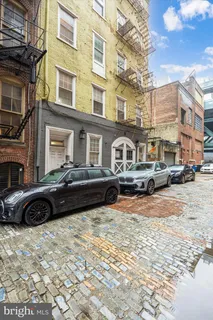 $575,000 | 237 North Bread Street, Unit 2, Philadelphia, PA 19106