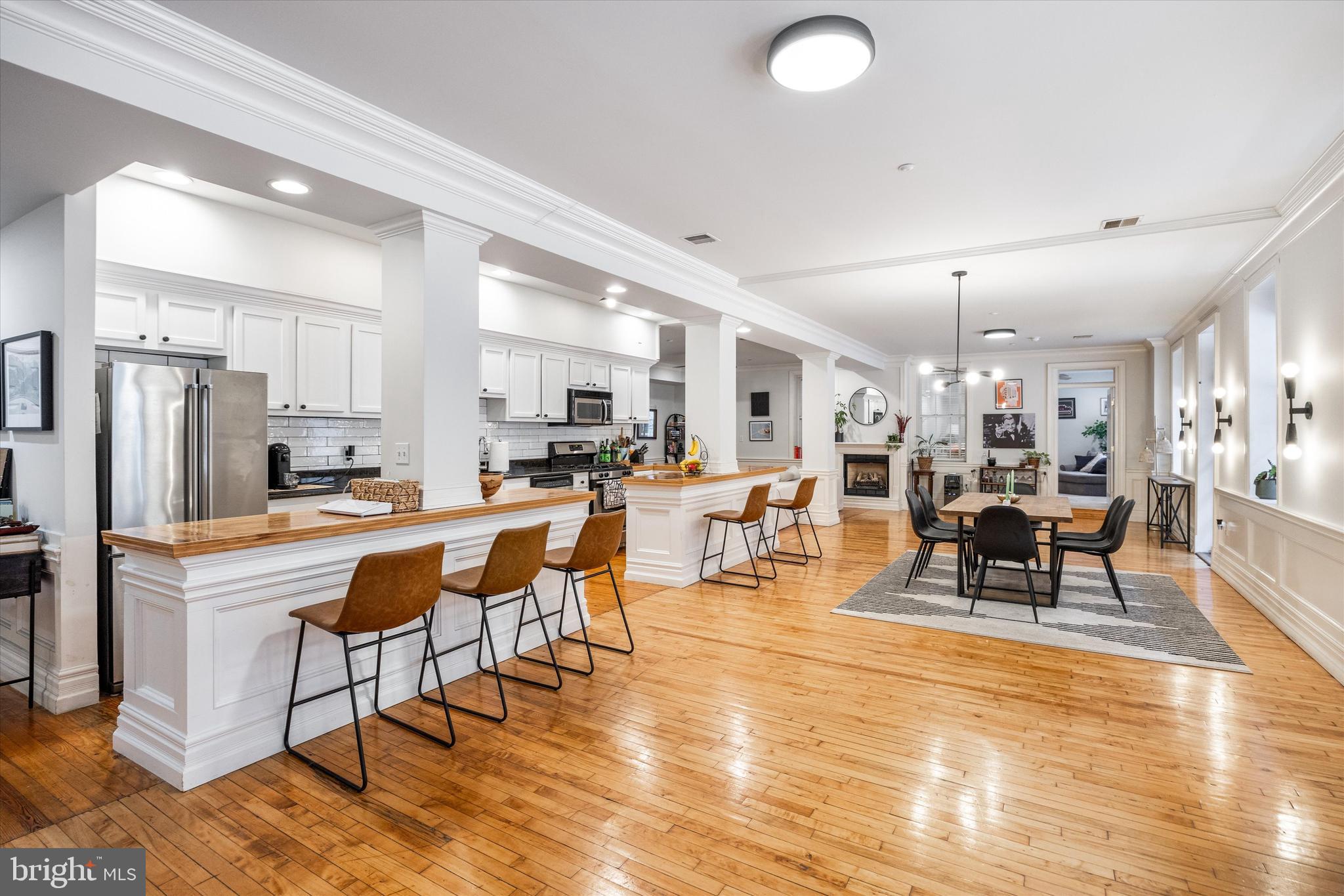 237 North Bread Street, Unit 2 Philadelphia, PA 19106 - Photo 4 of 32