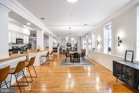 $575,000 | 237 North Bread Street, Unit 2, Philadelphia, PA 19106