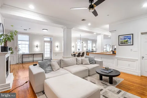 $575,000 | 237 North Bread Street, Unit 2, Philadelphia, PA 19106