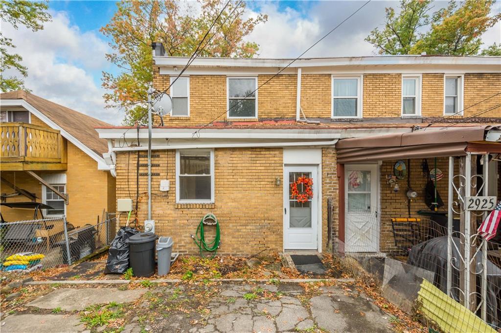 2927 Willett Road Pittsburgh, PA 15227 - Photo 20 of 24 a front view of a house
