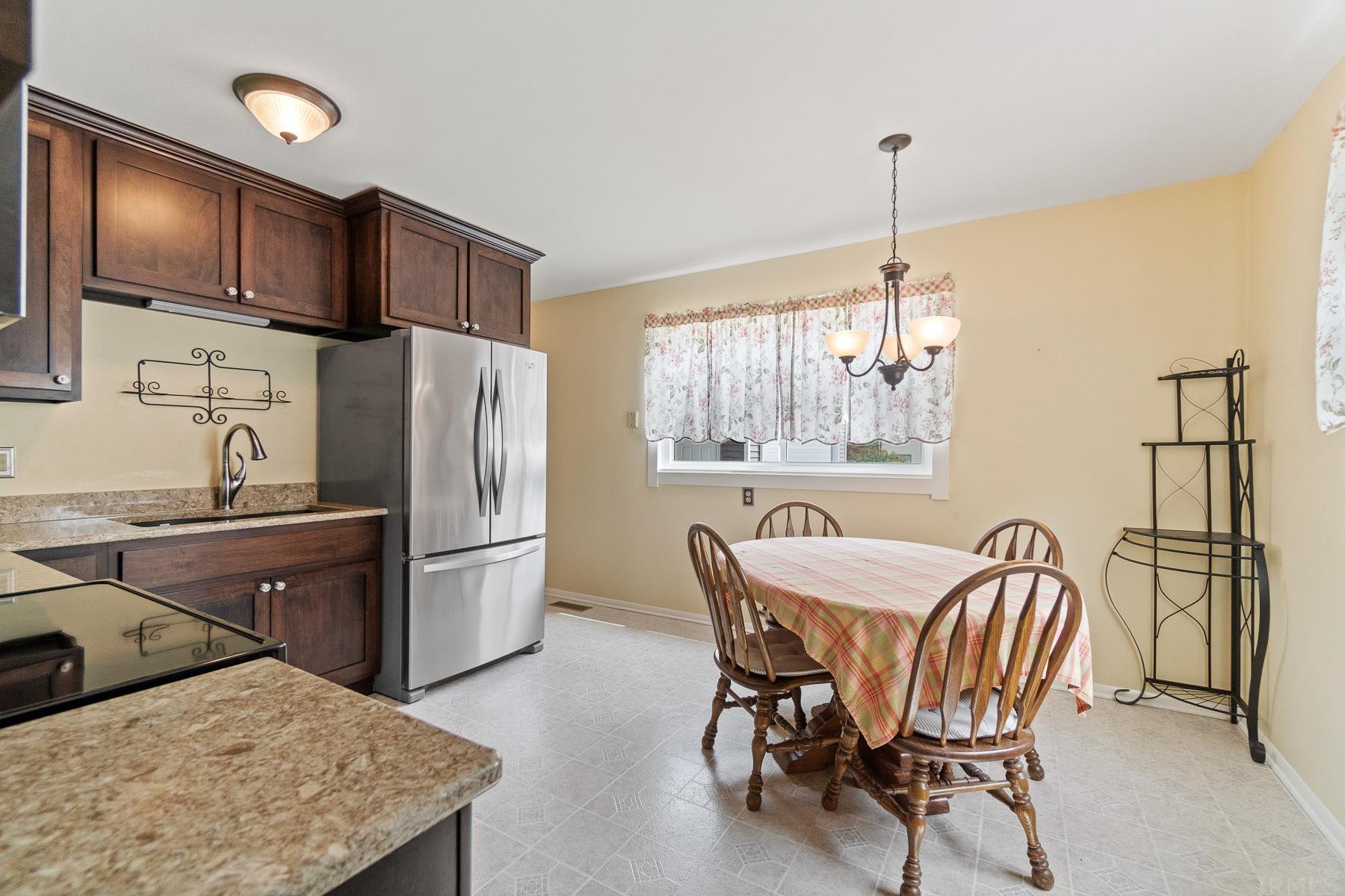 2728 Hobson Road Fort Wayne, IN 46805 - Photo 4 of 36