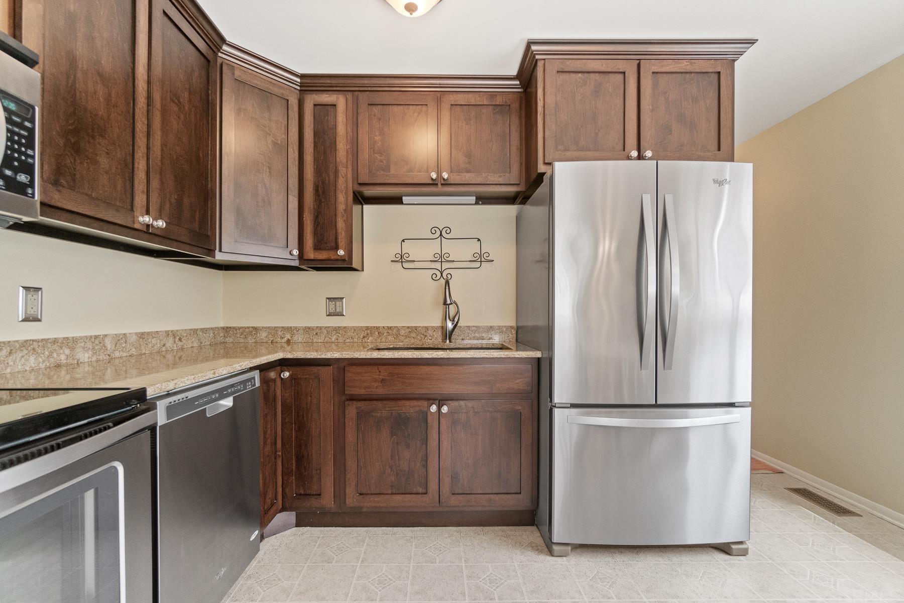 2728 Hobson Road Fort Wayne, IN 46805 - Photo 8 of 36
