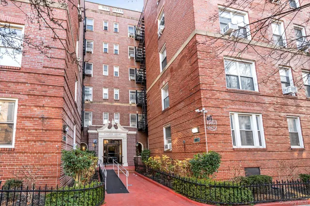 $518,000 | 35-24 72nd Street, Unit 5G | Jackson Heights