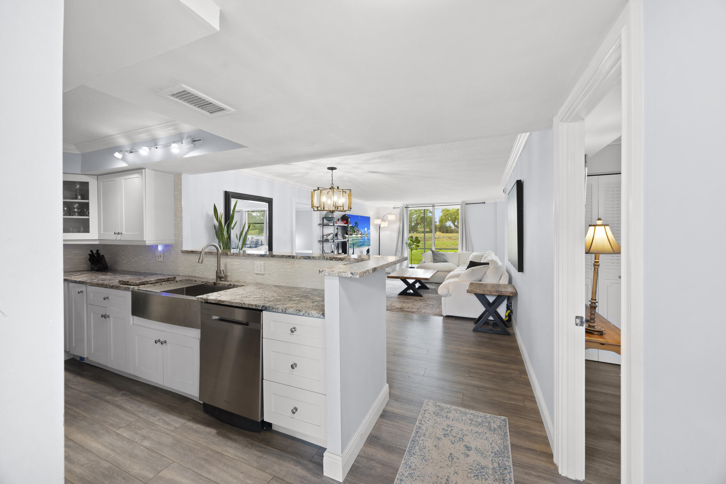 5301 Northwest 2nd Avenue, Unit 1010 Boca Raton, FL 33487 - Photo 13 of 35 Kitchen