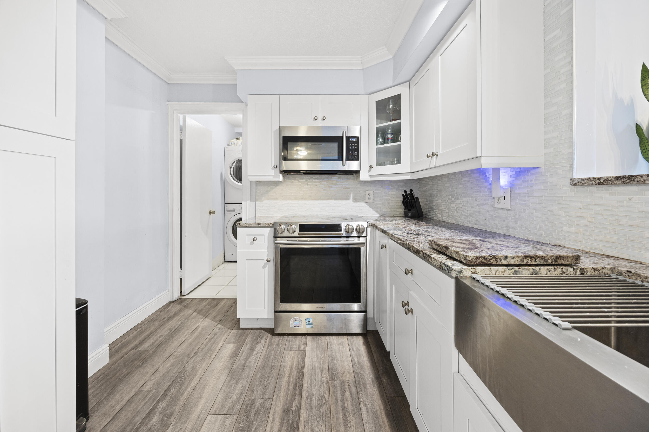 5301 Northwest 2nd Avenue, Unit 1010 Boca Raton, FL 33487 - Photo 14 of 35 Kitchen