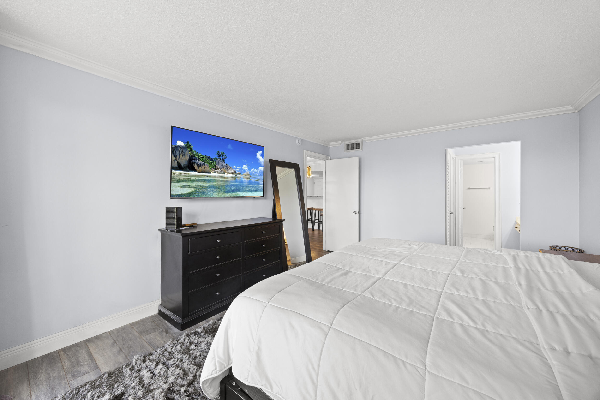 5301 Northwest 2nd Avenue, Unit 1010 Boca Raton, FL 33487 - Photo 20 of 35 Primary Bedroom